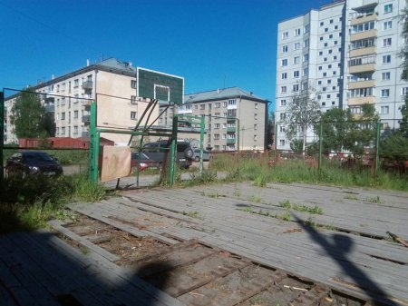 ОНФ выявил в Архангельске детские площадки, которые опасно эксплуатировать