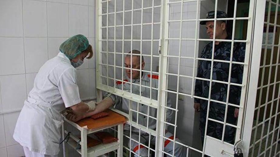 Тюремный врач перепихнулась с заключенным HD