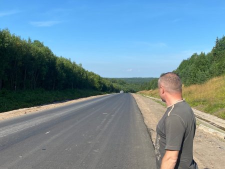 16 километров нового асфальта дороги в Онегу. Проверяет Иван Воронцов