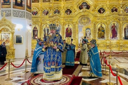 Литургия митрополита Корнилия в праздник иконы Казанской Божьей матери