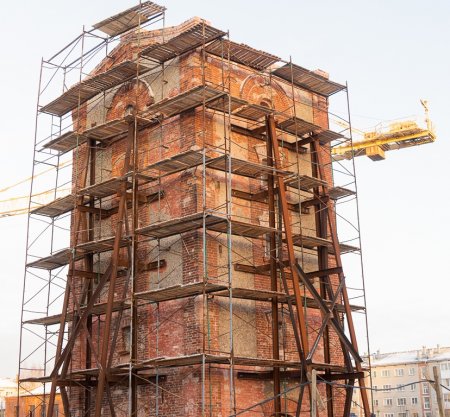 На главном корпусе пивзавода Суркова в Архангельске началось воссоздание кирпичной кладки стен