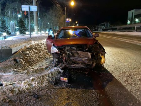 В Северодвинске водитель под шофе врезался в ограждение