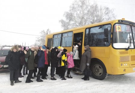 Глава Онеги пожалел детям школьный автобус и был одернут прокурором