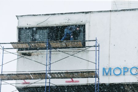 Суперточные часы возвращаются на здание Морвокзала в Архангельске