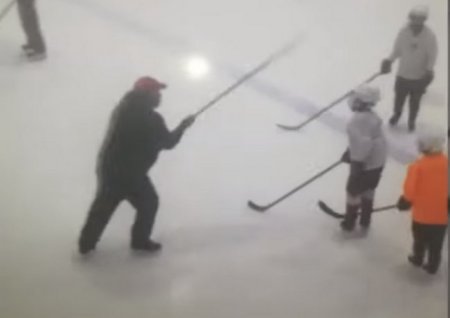 В Архангельской области тренер обвиняется в истязании юных хоккеистов