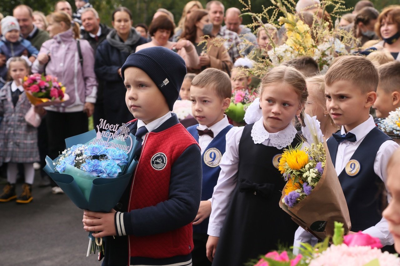 4 сентября с детьми. Первоклашки. Школа первоклассника. С 1 сентября первокласснику. Дети в школе 1 сентября.