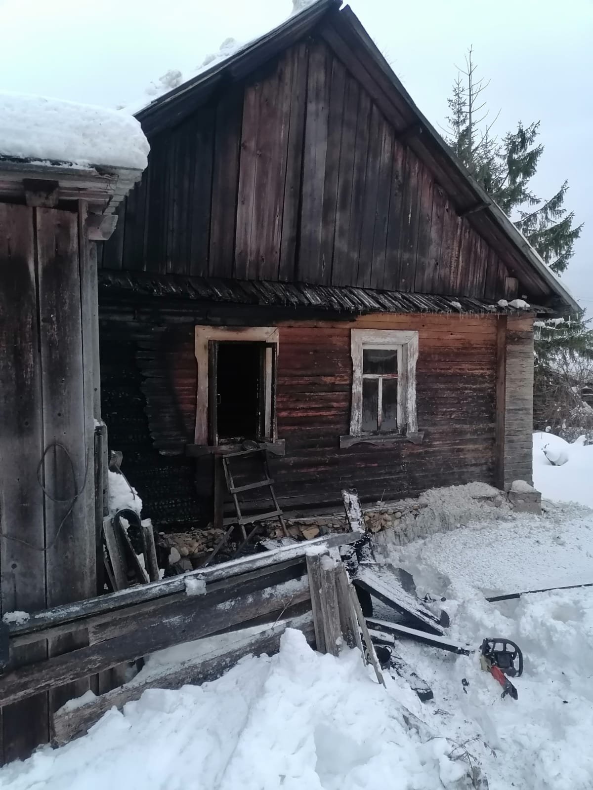 В поселке Коноша неисправная печь унесла жизнь хозяина дома » ИА 