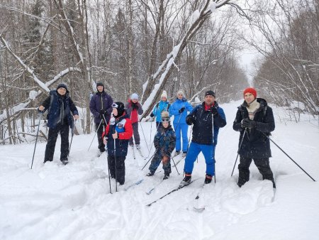 Архангельские сторонники «Единой России» мужественно прошли лыжный марафон
