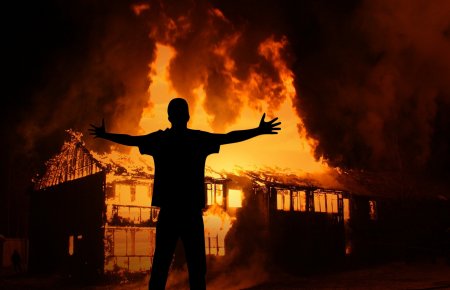 Организатор и исполнитель поджога дома в Вельске услышали приговор