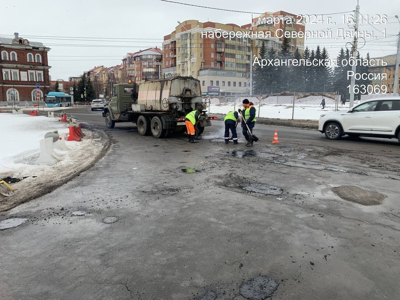 Водитель, будь бдителен! В Архангельске начался ремонт площади у Морвокзала  » ИА 