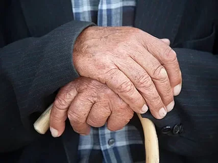 Бессовестный житель Плесецкого округа ограбил пенсионера